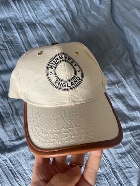Burberry hat unisex